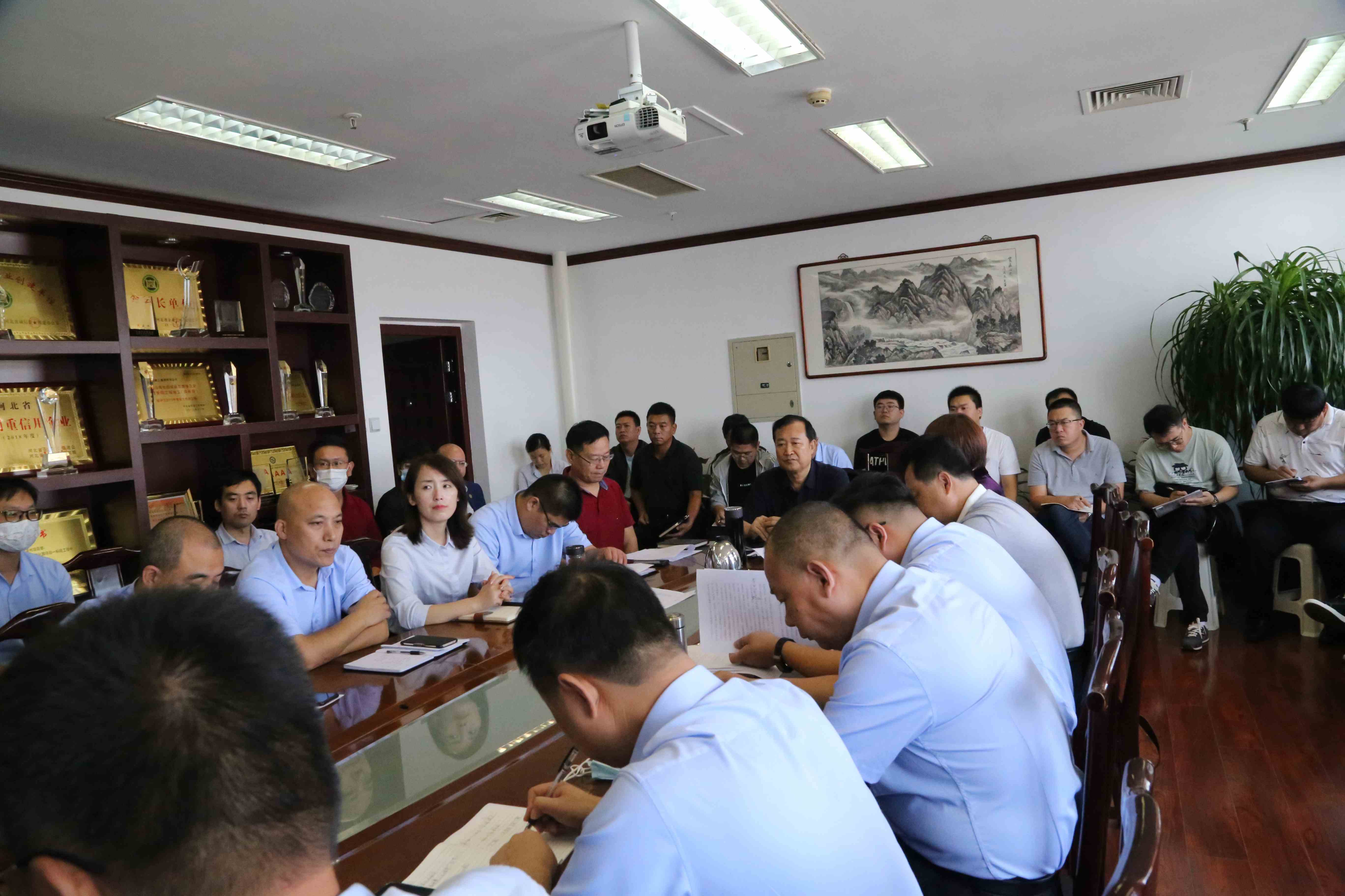 “慶國(guó)慶、迎中秋”職工代表大會(huì)勝利召開(kāi)